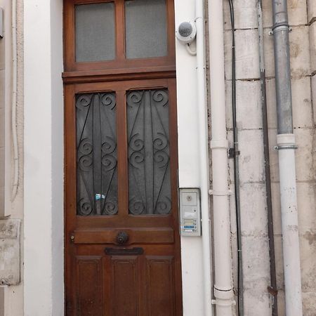 Le Nid D'Hirondelles - Appartement De Caractere Hypercentre Au Calme Bourges Bagian luar foto