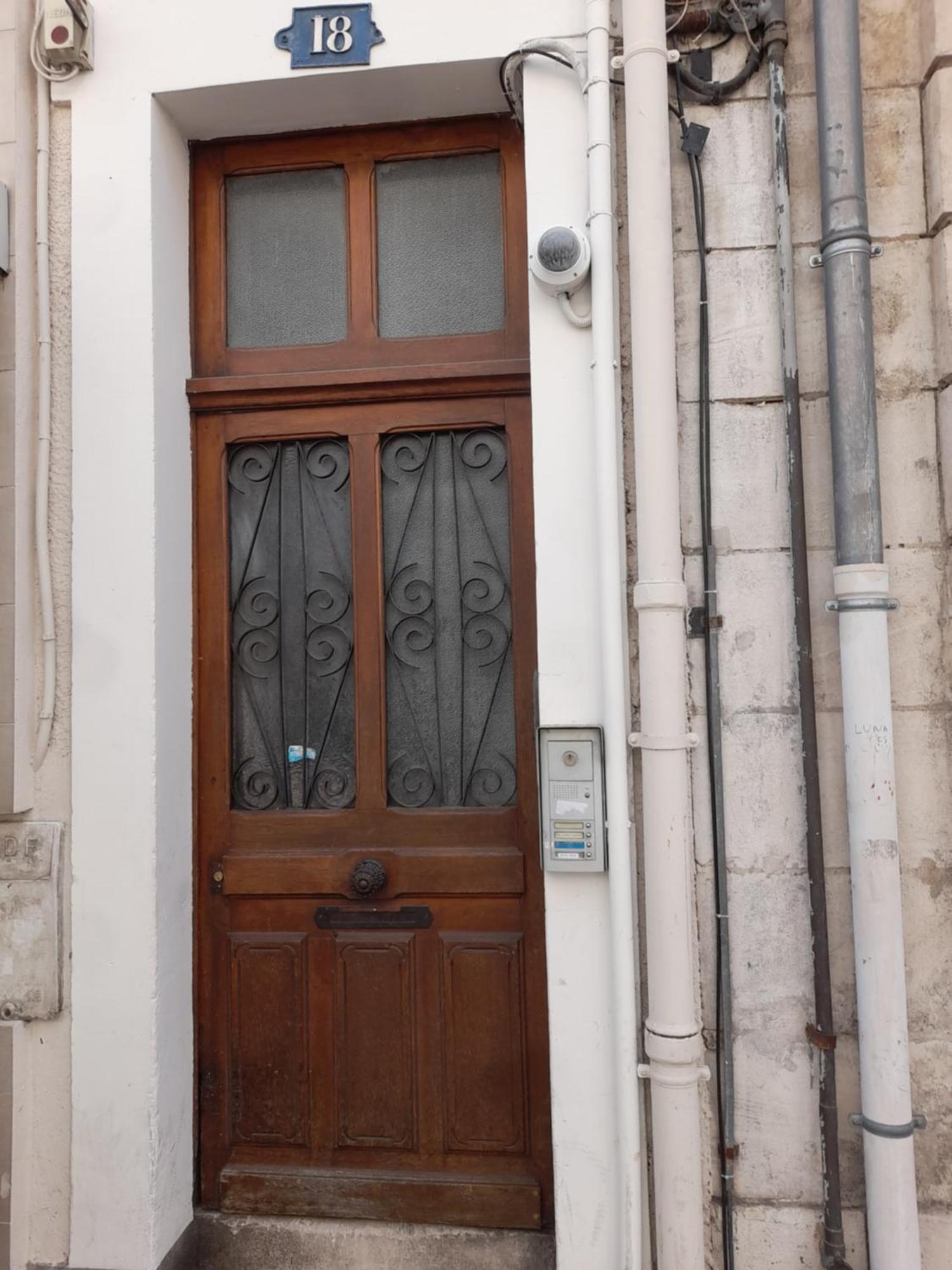 Le Nid D'Hirondelles - Appartement De Caractere Hypercentre Au Calme Bourges Bagian luar foto